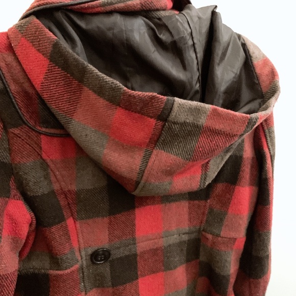 Coat - Picture 3 of 3